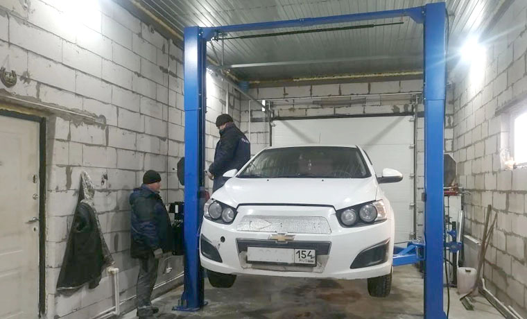 Установка двухстоечного подъемника ТЕМП TU4000R по адресу рп. Колывань, ул. Сергиенко, 58